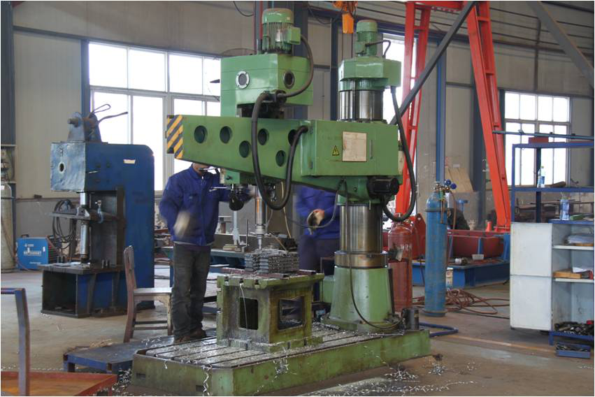 常德湘沅實業有限公司,常德垂直垃圾壓縮站,地埋式垃圾壓縮站,電動人力斗車,電動三輪高壓清運車,電動助力拉車